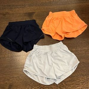 LULULEMON BUNDLE SHORTS. HOTTY HOT 2.5 inch.